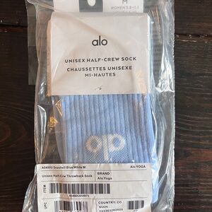 ALO Yoga Seashell Blue and White Half-Crew Athletic Socks
